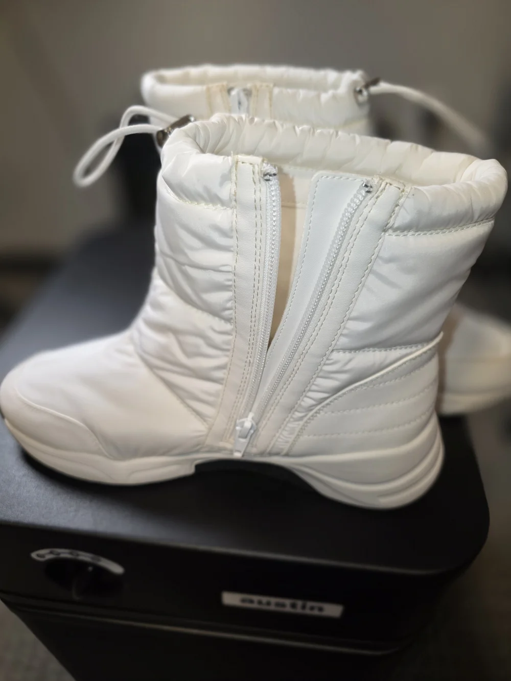 Paolo White Quilted Winter Pull-Cord Boots